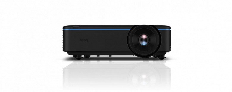 200 дюймов с расстояния несколько сантиметров от стены. BenQ представляет свой самый компактный короткофокусный проектор LU895UST